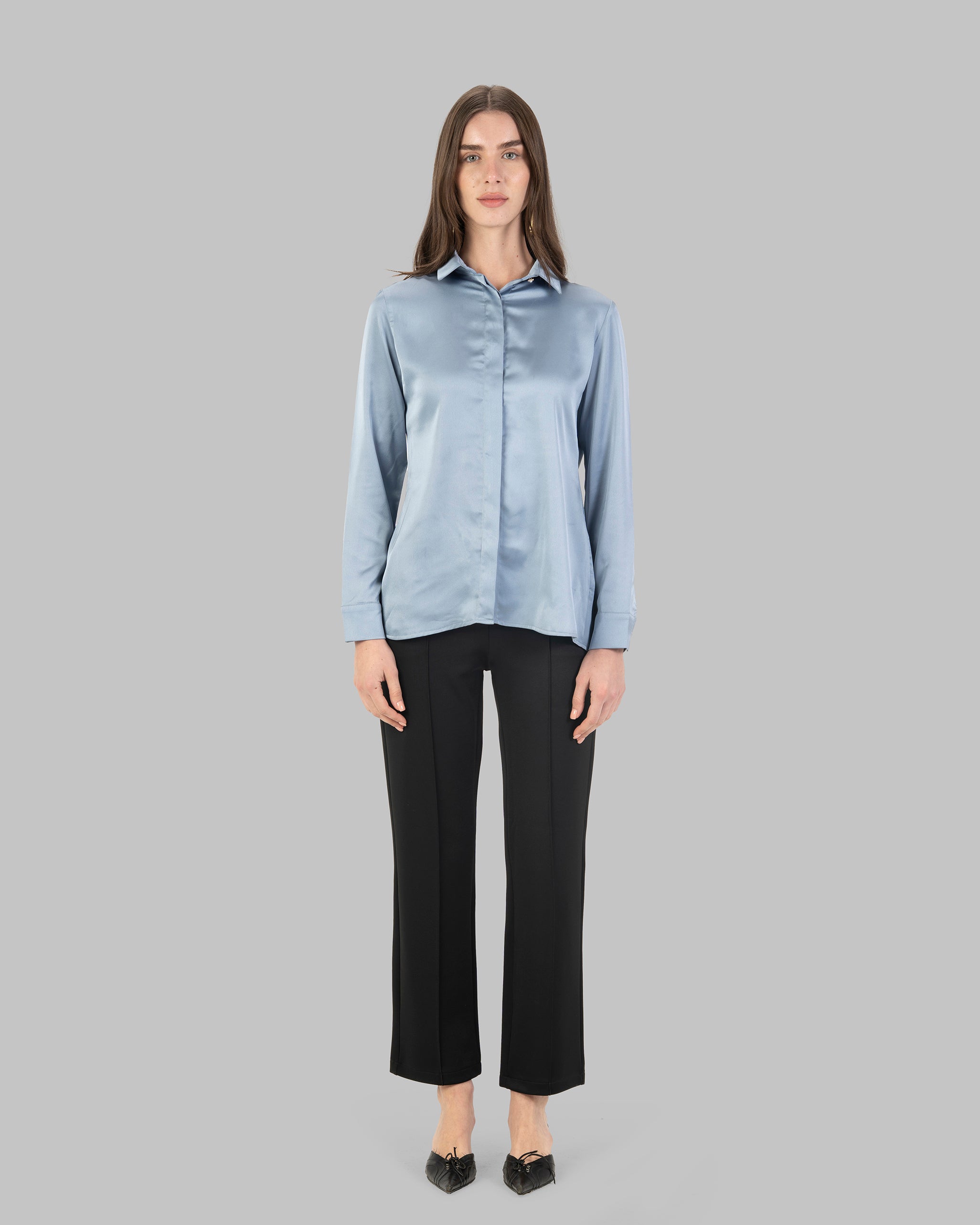 قميص ساتان بأكمام طويلة