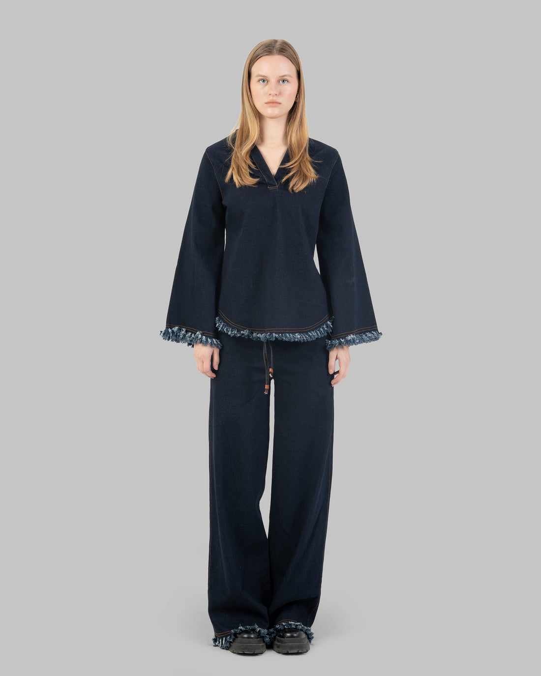  Wide-Leg Denim Pants