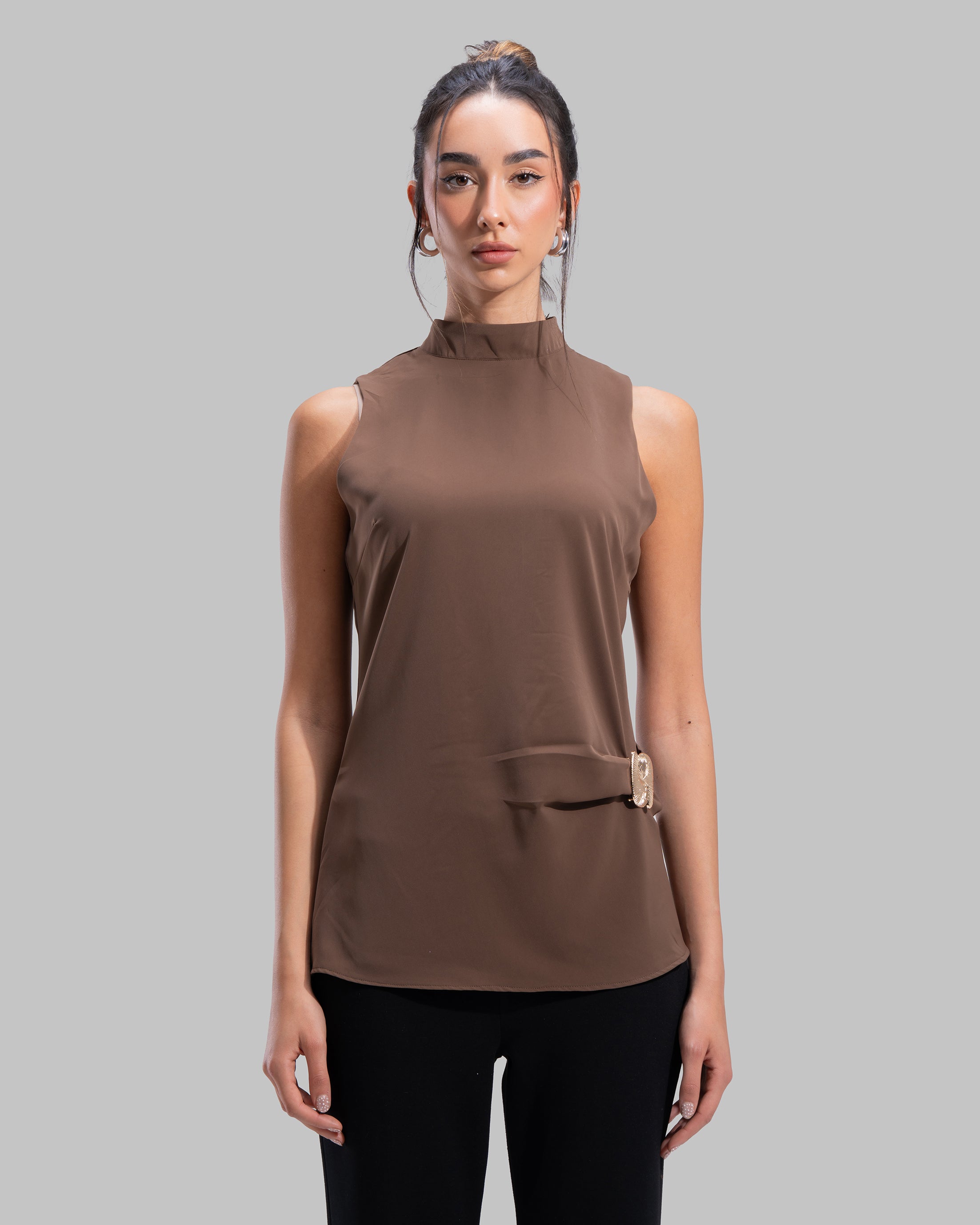 Sleeveless ribbed tank top with a metallic thread finish and a round neck.