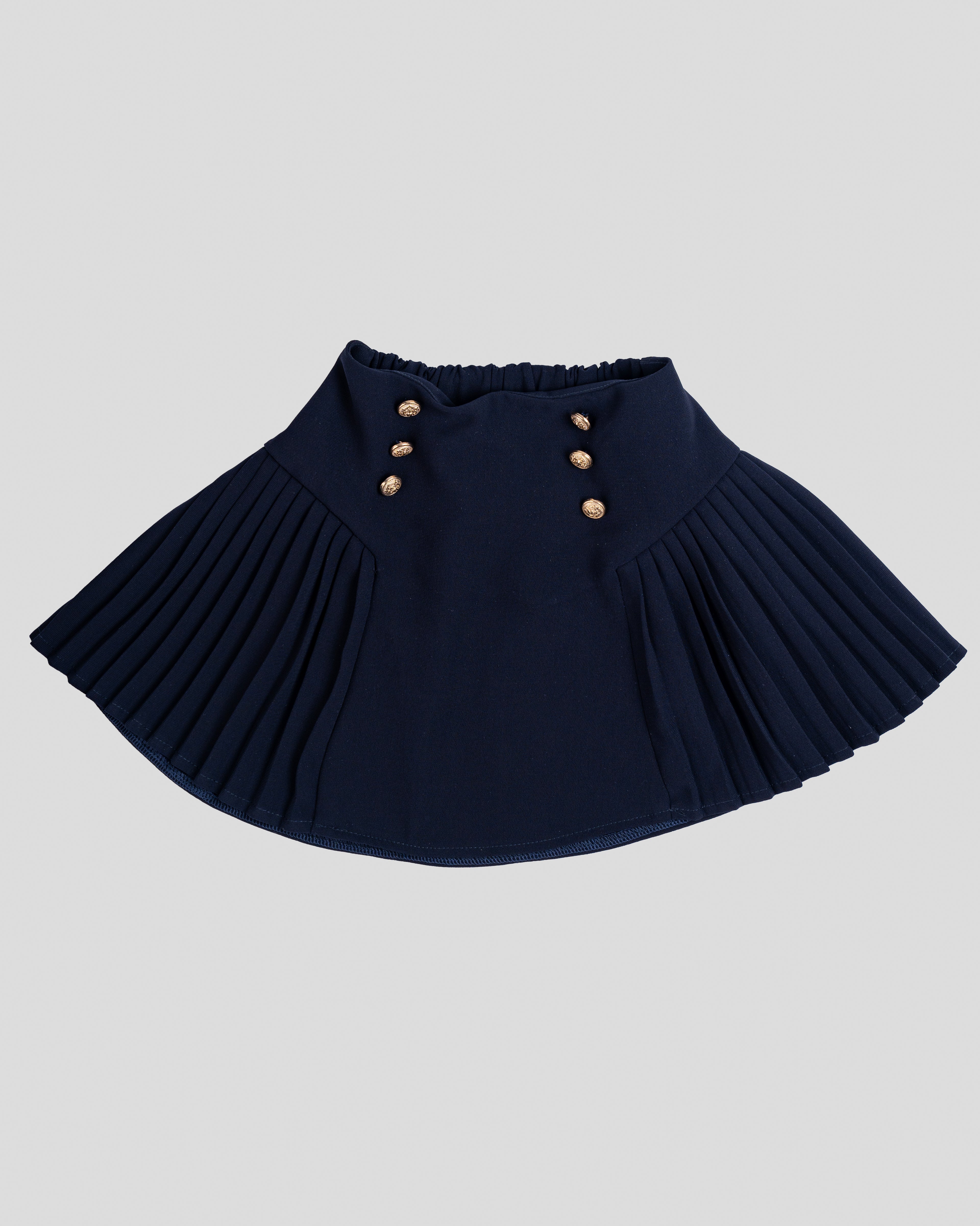 White cotton bluose with a classic collar