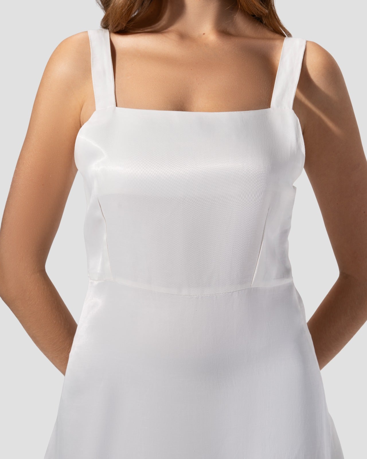 MIDI DRESS WITH A SQUARE NECKLINE AND WIDE STRAPS