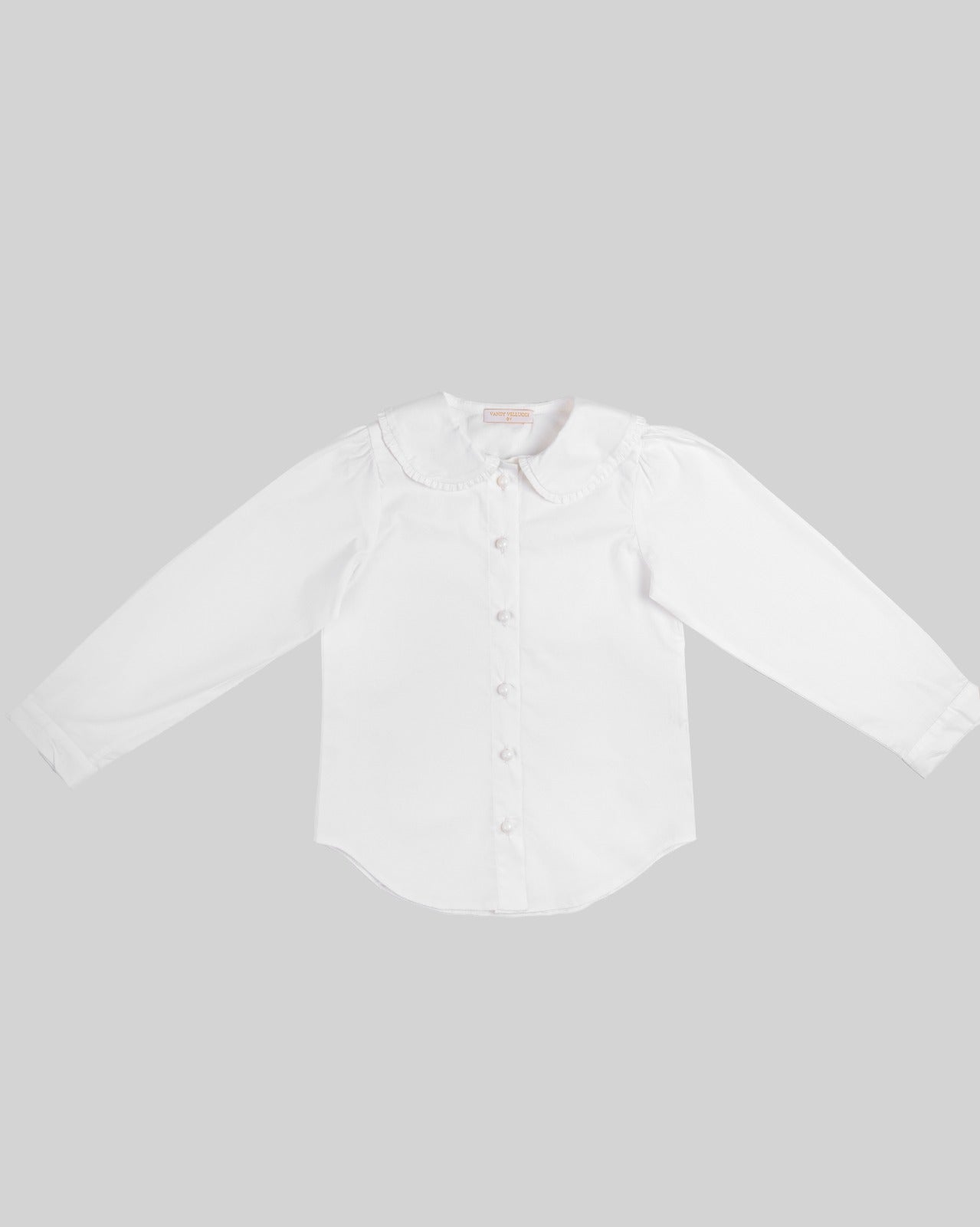 White cotton bluose with a classic collar
