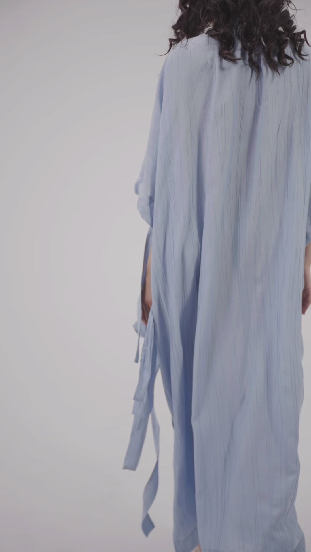 LONG DRESS OVERSIZED WITH 3D FLOWERS