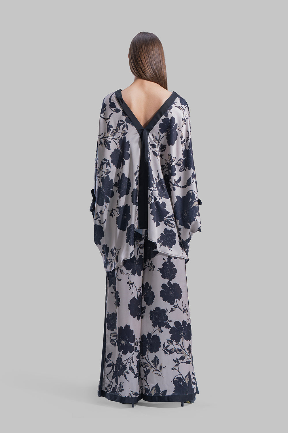 بنطلون مستقيم بخصر عالٍ