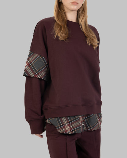 Oversized sweatshirt.