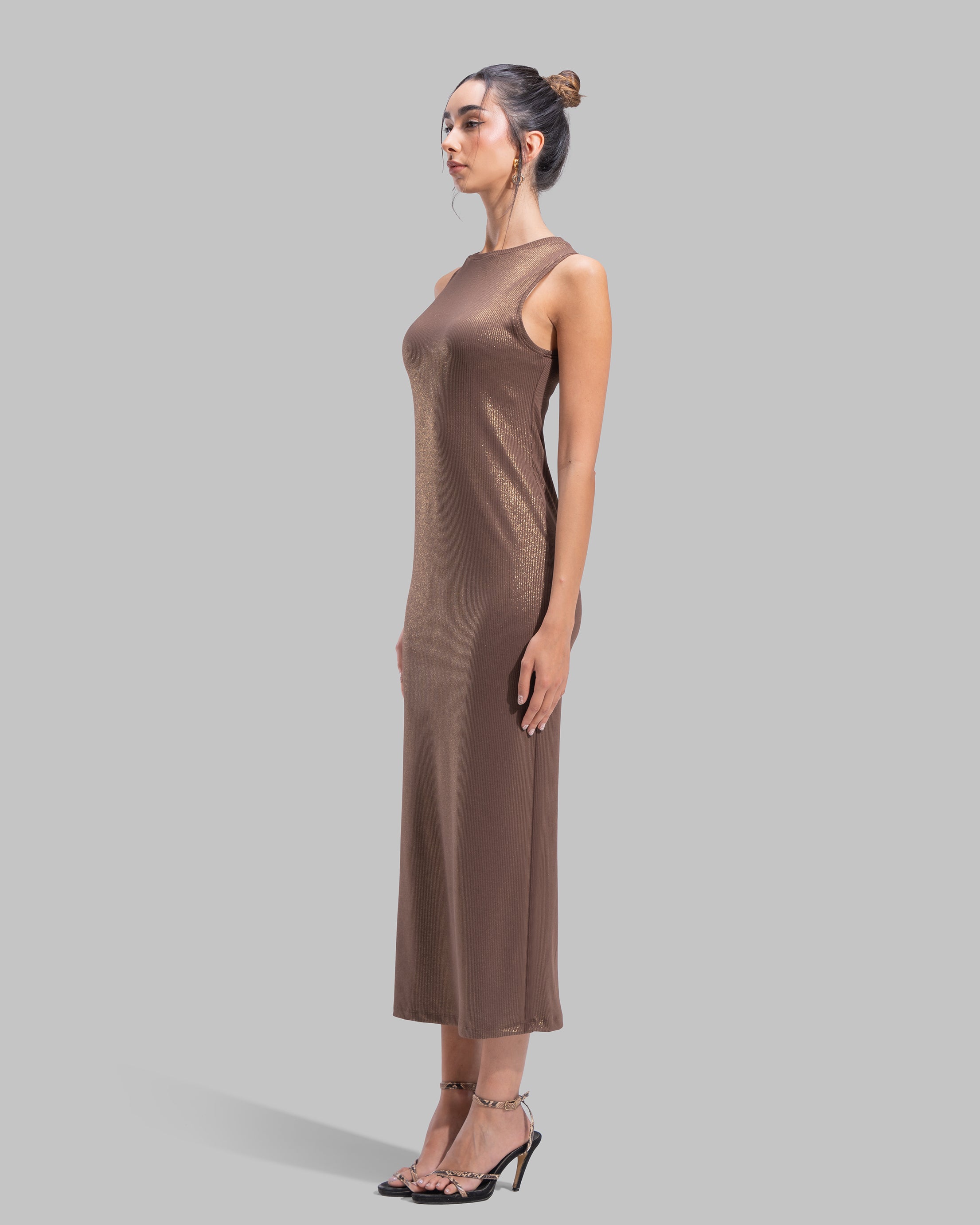 Sleeveless ribbed maxi dress with a round neckline and a tight-fit silhouette.