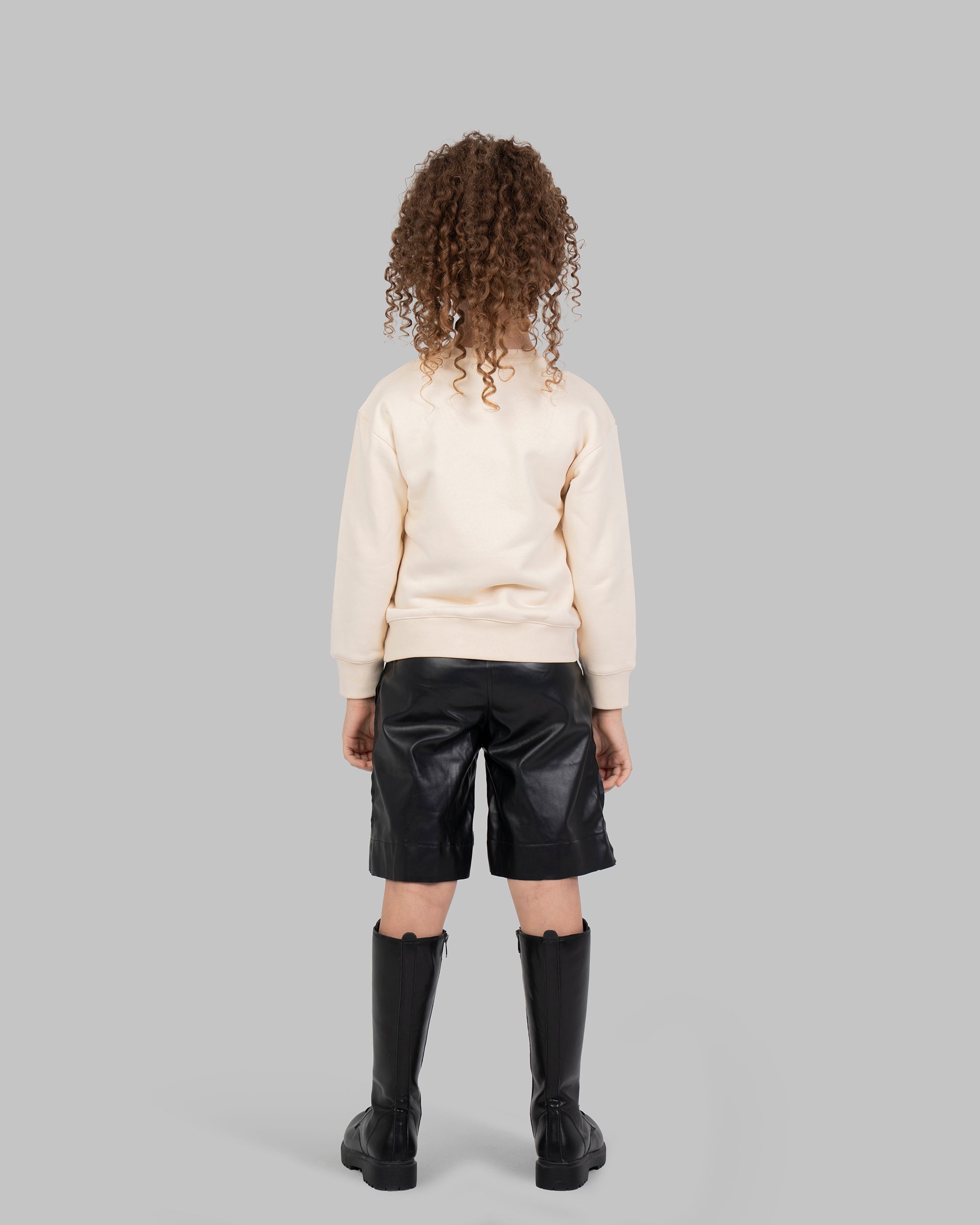 sweatshirt with Clothes bow.