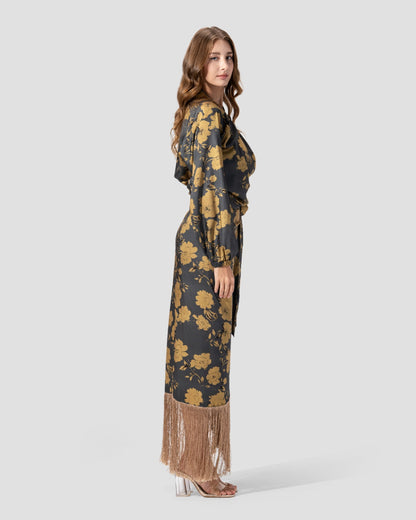 تنورة ملفوفة مطبوعة مع حافة مزينة بالشراشيب